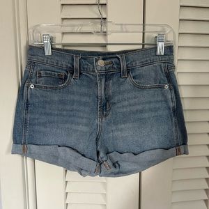 Old Navy Boyfriend Mid-Rise Jean shorts
